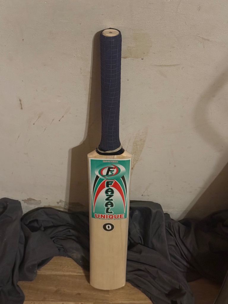 Fazal Unique Kids Cricket Bat Size 0 With Free Cover Suitable for a Child 4 Years Or Younger 