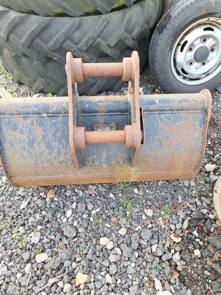X 3 digger buckets 