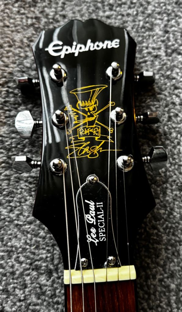 Lee Paul II Ephiphone Electric Guitar an Amp