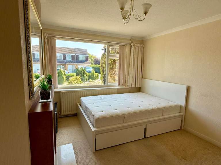 Furnished Double Room in House Share - Botley
