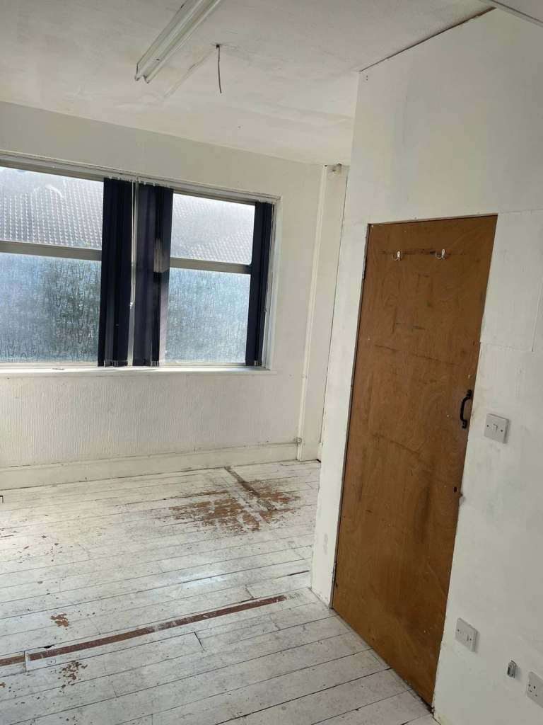 Artist Studios in Leyton (Lea Bridge Road) | Offices for Creative Practices | E10