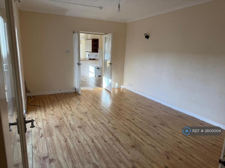 2 bedroom house in Walliscote Road, Weston-Super-Mare, BS23 (2 bed) (#2800004)