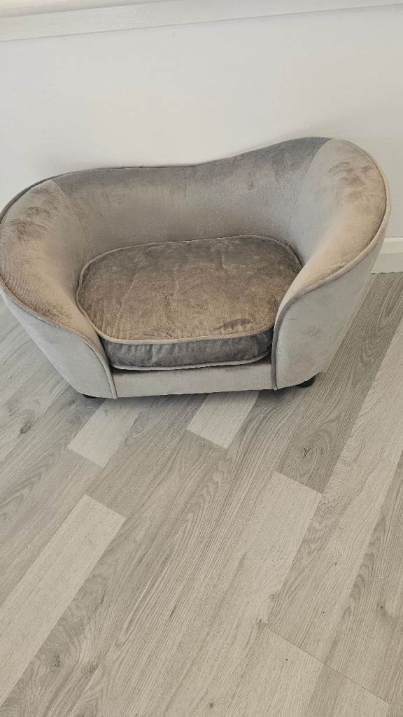 Dog bed 