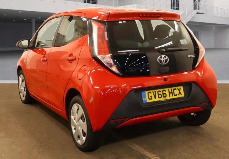 2017 Toyota AYGO 1.0 VVT-i x-play x-shift Euro 6 5dr HATCHBACK Petrol Automatic