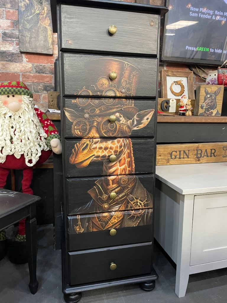 Unique giraffe 🦒 drawers
