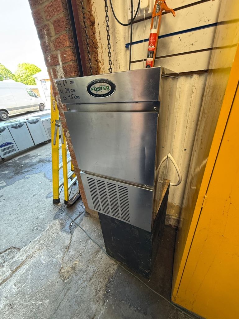 Commercial ice machine foster very good 