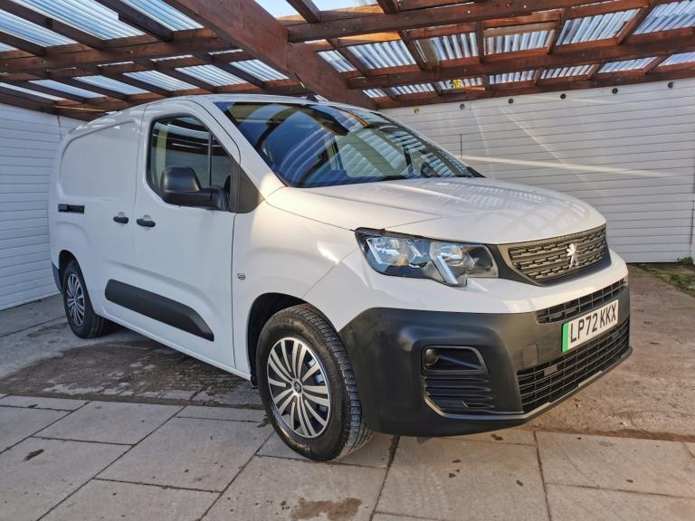 PEUGEOT PARTNER 700 50kWh Professional Premium + CREW VAN DOUBLE CAB 2023