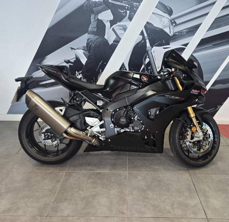 2026 HONDA CBR1000RR-R SP