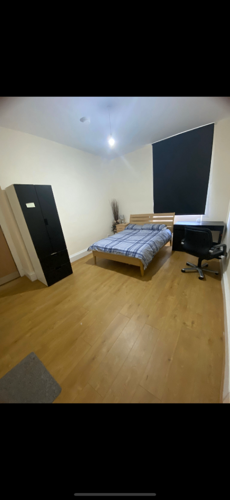 ** 1 room for rent**