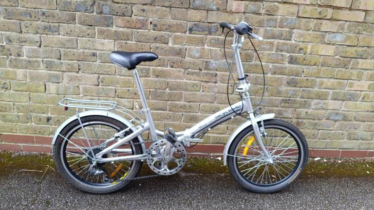 Aluminium Milan Explorer Bicycles4U folding bike in good condition with a new rear tyre