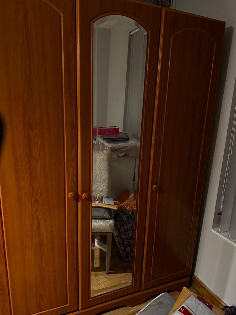 Double wardrobe 