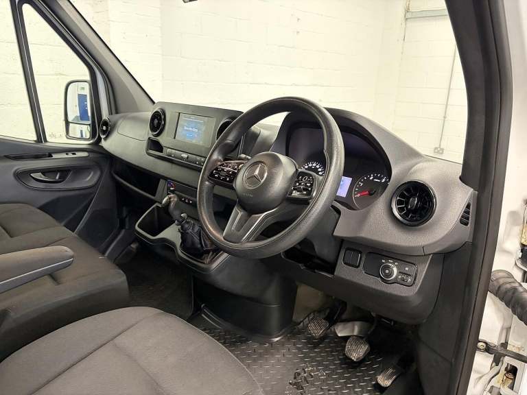 2022 Mercedes-Benz Sprinter 3.5t H2 Progressive Van PANEL VAN DIESEL Manual