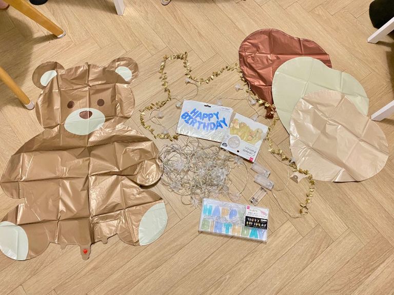 (10 items) Party or Birthday balloon kit(4 lights +11 balloons)