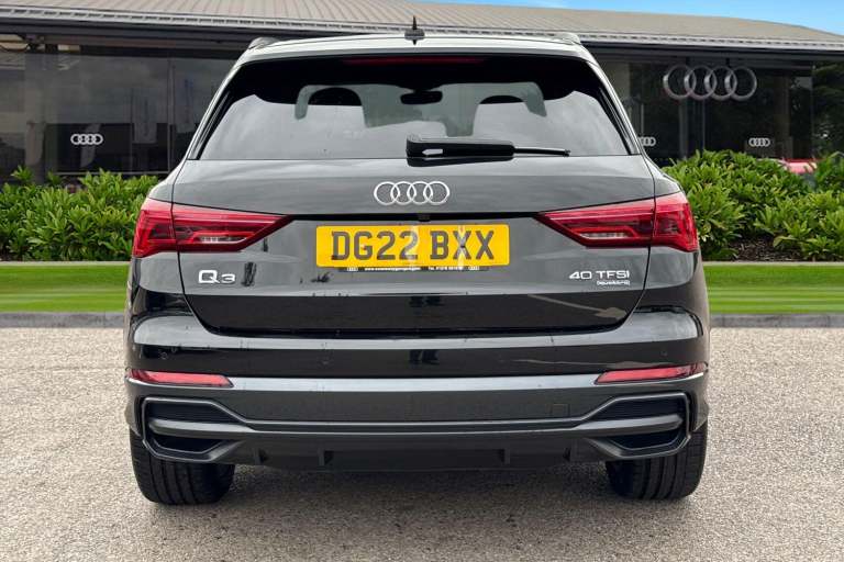 2022 Audi Q3 Black Edition 40 TFSI quattro 190 PS S tronic SUV PETROL Automatic