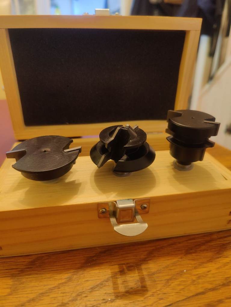 Router Bit Set in Wooden Box – Good Condition