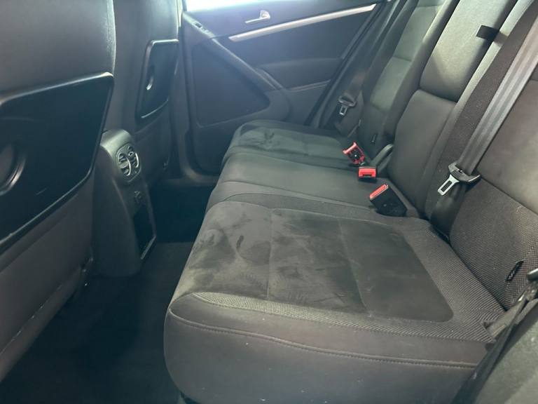 2015 Volkswagen Tiguan 2.0 TDI BlueMotion Tech Match SUV 5dr Diesel Manual 2WD Euro 5 (s/s) (140 ...