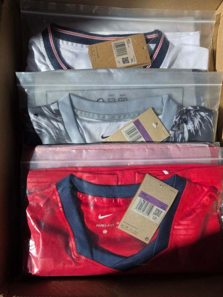 3 England World Cup Tops in size 2xl 