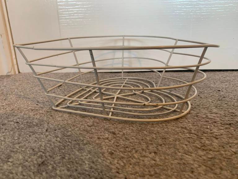 Outdoor Metal Planter Heart Shaped White