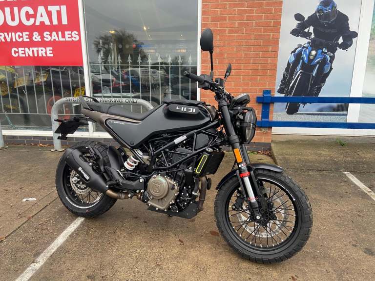 74 REG HUSQVARNA SVARTPILEN 401. ONLY 645 MILES, NOT EX DEMO!