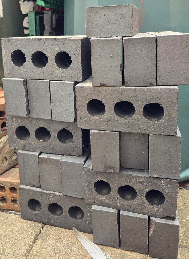 34 pieces Black engineering bricks, aka blue engineering bricks