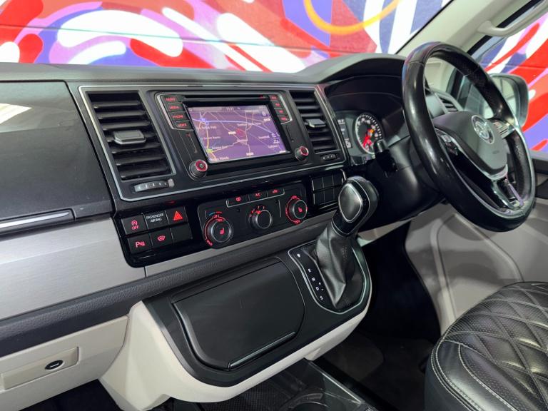 2017 Volkswagen Transporter 2.0 TDI BMT 204 Highline Kombi / Camper Van DSG Crew Van Diesel Autom...