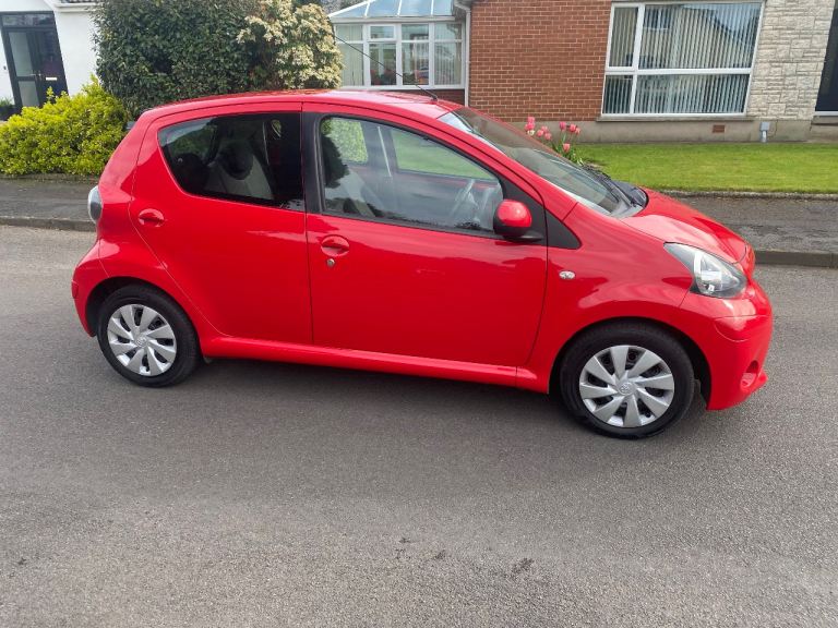 2014 Toyota aygo move 1.0vvti petrol one owner 70000 ful history full year mot £20tax