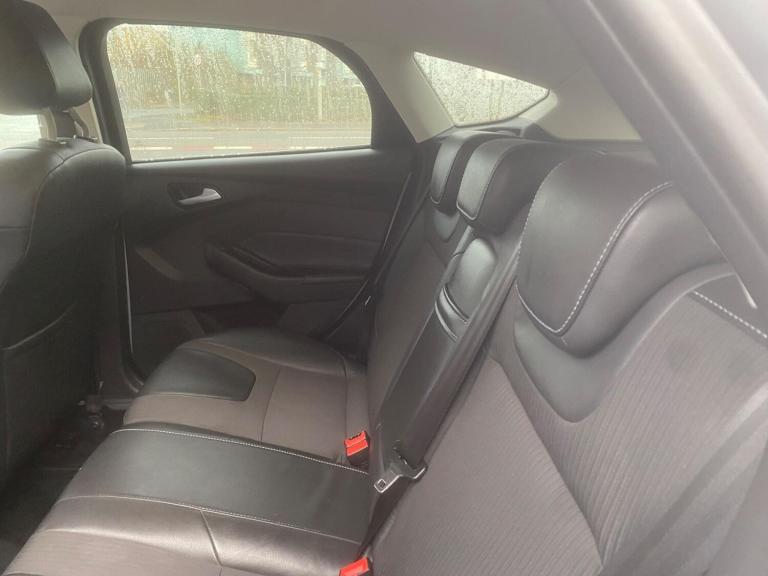 2011 Ford Focus 1.6T EcoBoost Titanium X Euro 5 (s/s) 5dr HATCHBACK Petrol Manual