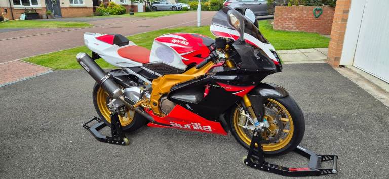 Aprilia RSV 1000 Factory 2008,