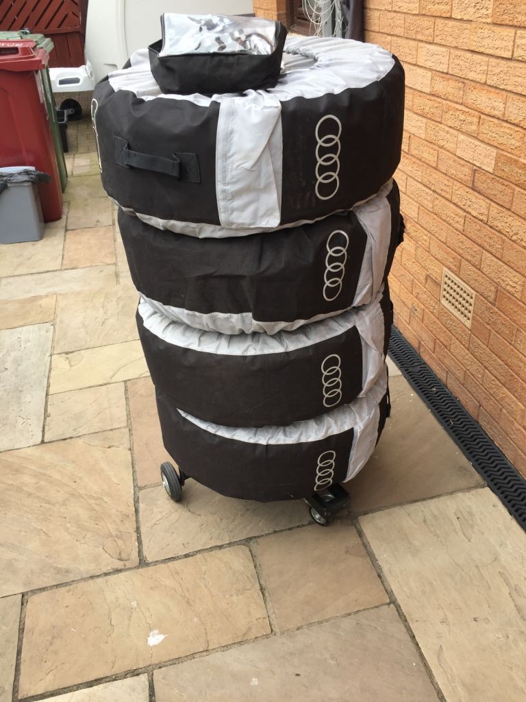 Alloy wheel storage rack and bags