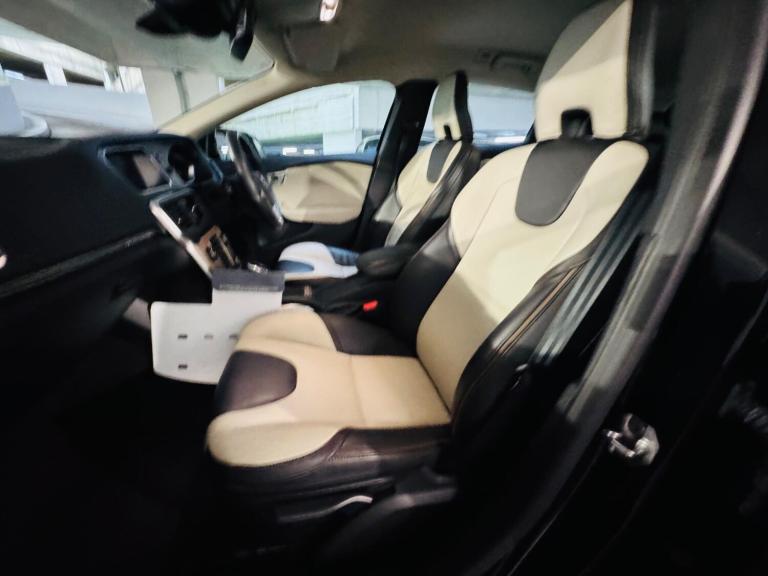 2019 Volvo V40 Cross Country 1.5 T3 Edition Auto Euro 6 (s/s) 5dr HATCHBACK Petrol Automatic