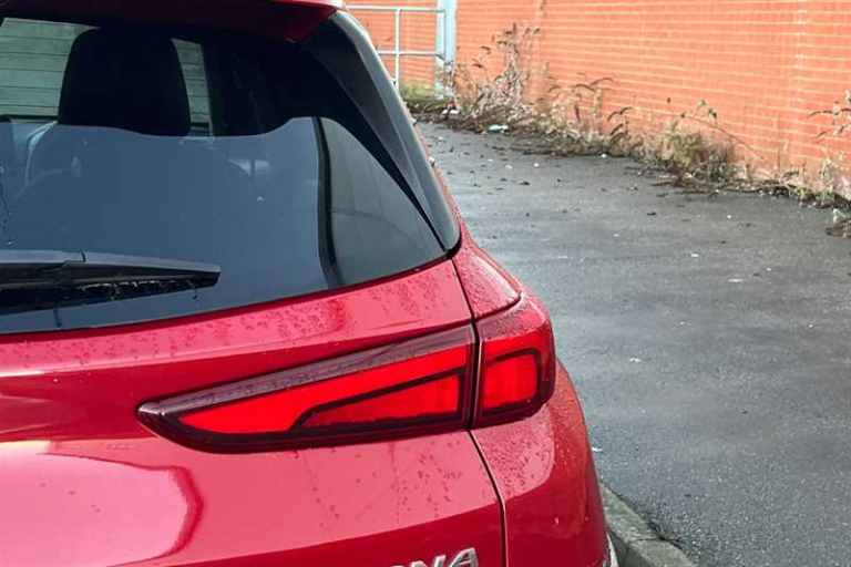 2022 Hyundai KONA 64kWh Premium SUV 5dr Electric Auto (10.5kW Charger) (204 ps) SUV Electric Auto...