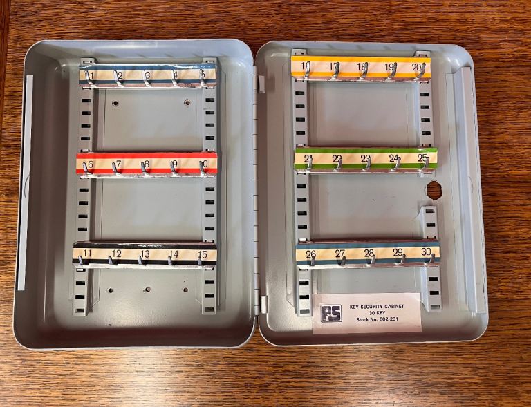 Metal 30 Key Wall Mountable Security Cabinet Safe