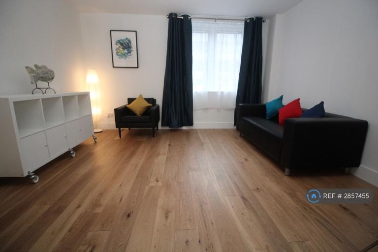 1 bedroom flat in Skyline Plaza Building, London, E1 (1 bed) (#2857455)