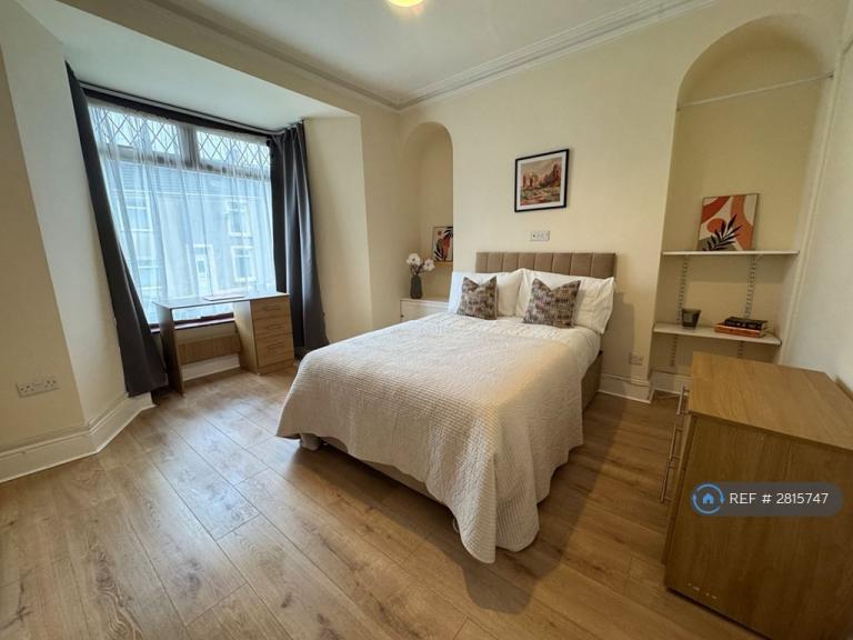 1 bedroom in Sebastopol St, Swansea, SA1 (#2815747)