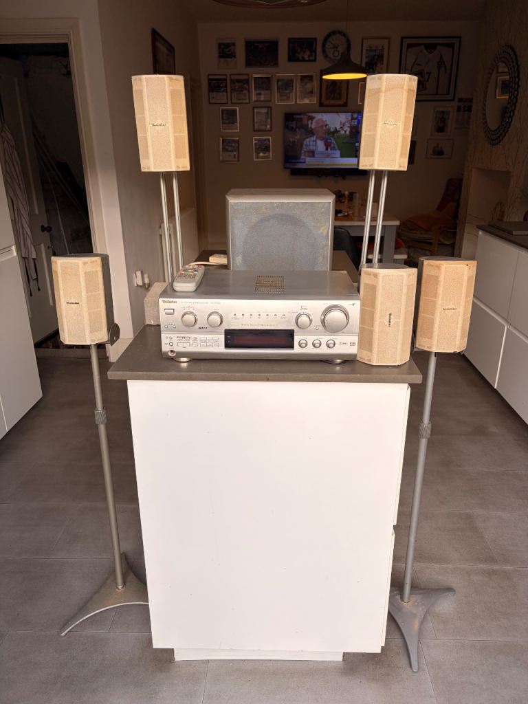 Technics SA-DX940 Stereo System with Subwoofer and Speakers