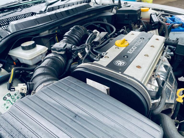 2000 Vauxhall Vectra 2.0 SRi 140 5dr HATCHBACK Petrol Manual