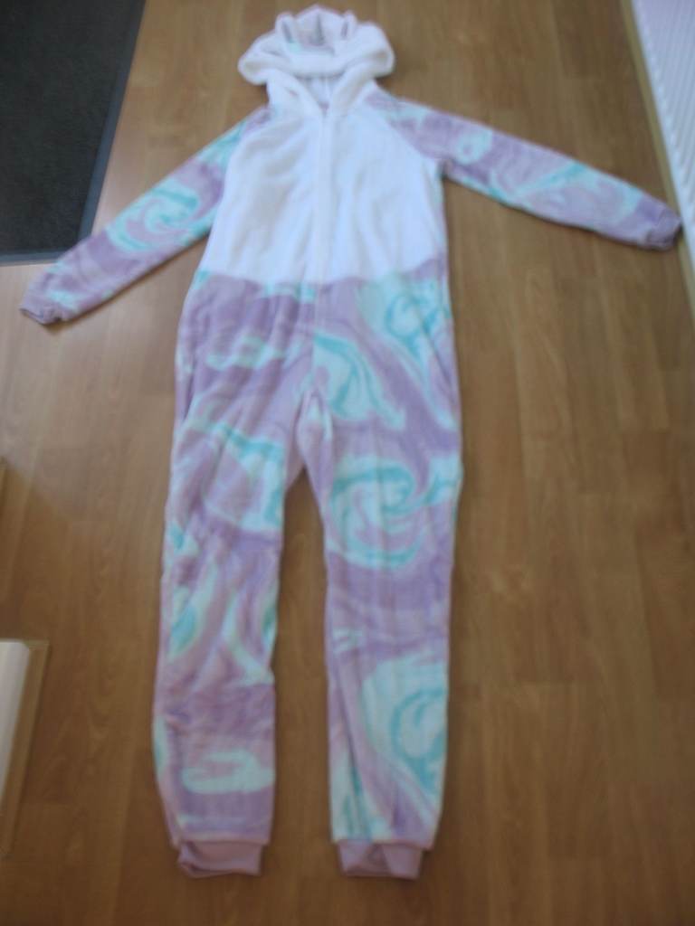 7  Hooded Onesies – age 10/12 years BNWT