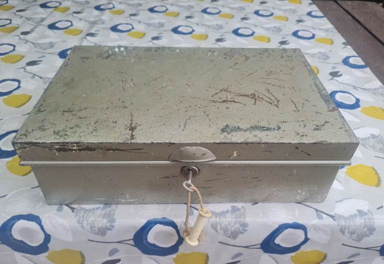 Vintage metal cash box 