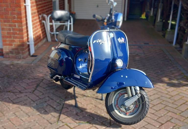 Vespa 70’s style Bajaj with genuine Vespa PX 125 2t engine 