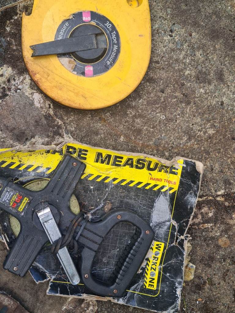 2 30m measuring tapes