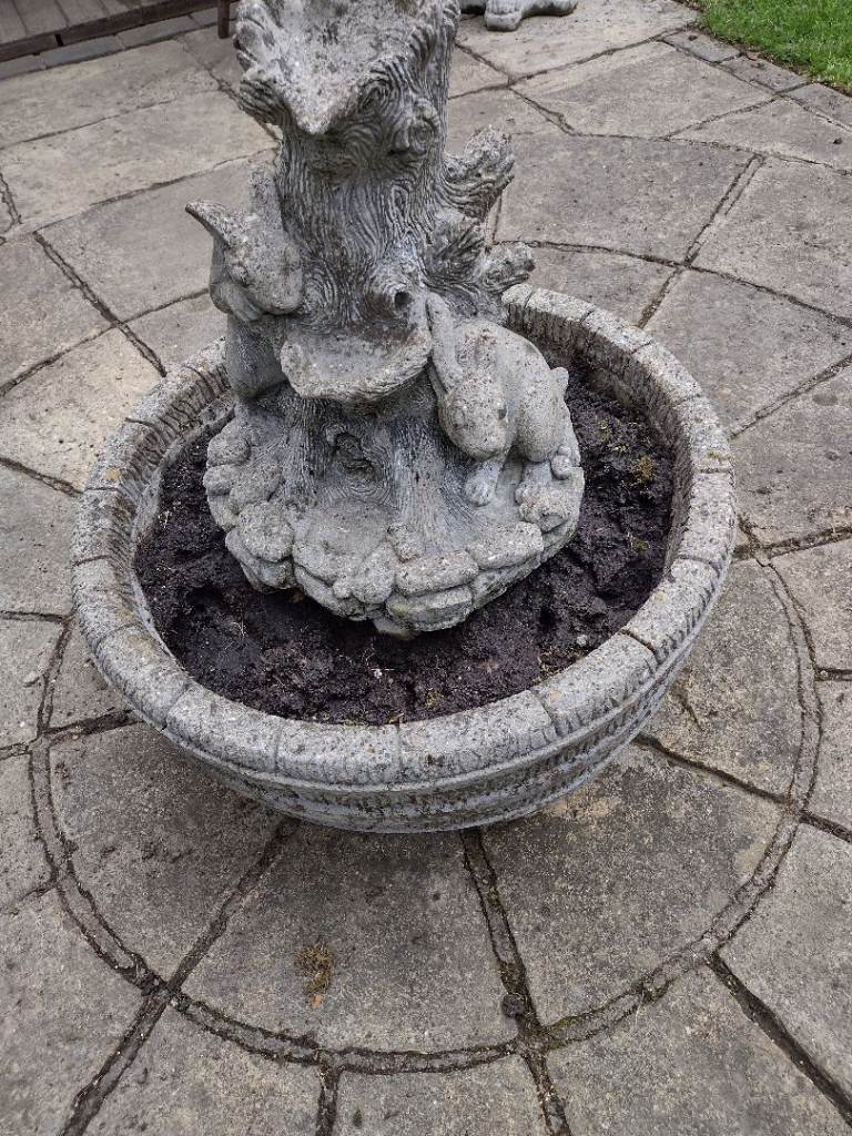 Garden planter/statue 