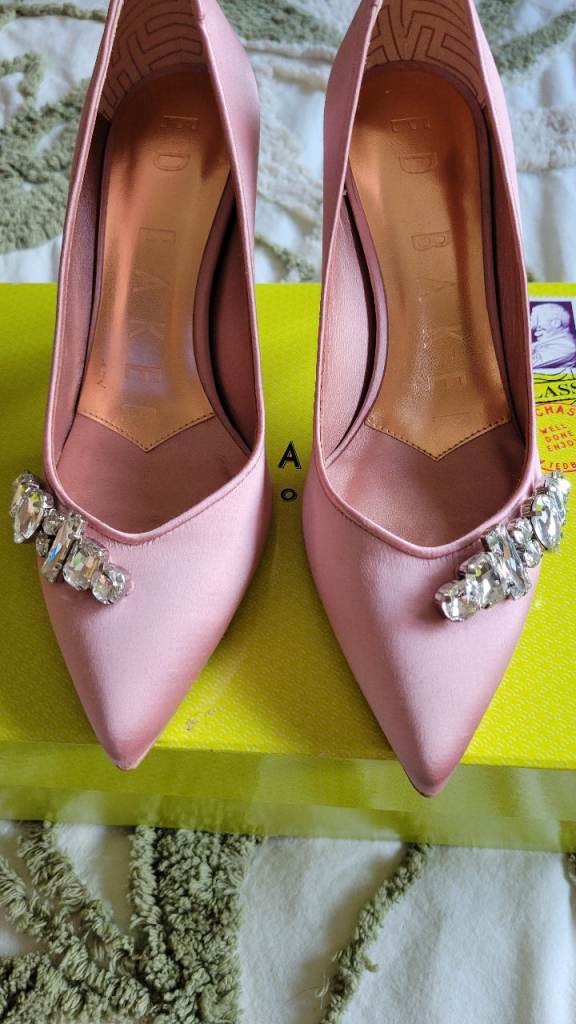##Gotsuffgetcash. Stunning Ted Baker Shoes 