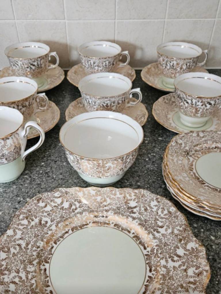 Colclough Complete Bone China tea set