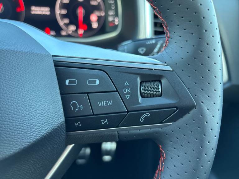 2025 SEAT Ateca 1.5 TSI EVO FR Black Edition 5dr Estate PETROL Manual