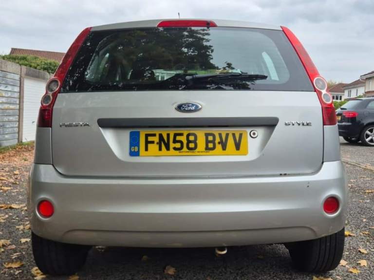 MOT - 16th of October 2026. 3 Owners. Ford Fiesta Style Climate - 2008/58 - 1.25 Petrol Manual 5 dr