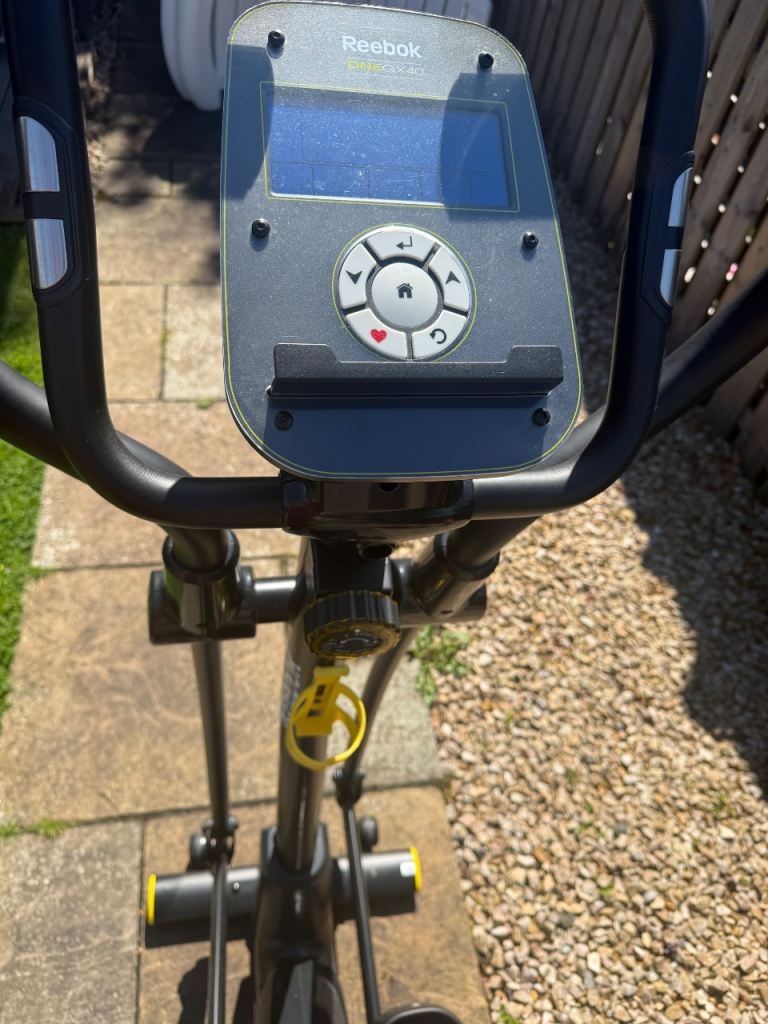 Reebok ONE Series Elliptical Trainer – Good Condition