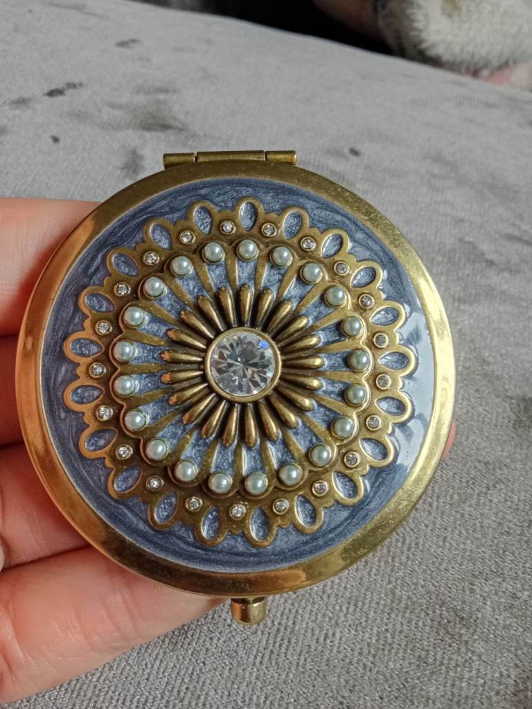 Gorgeous vintage antique ERUCKSON BAEMON compact pearl gemstone mirror 