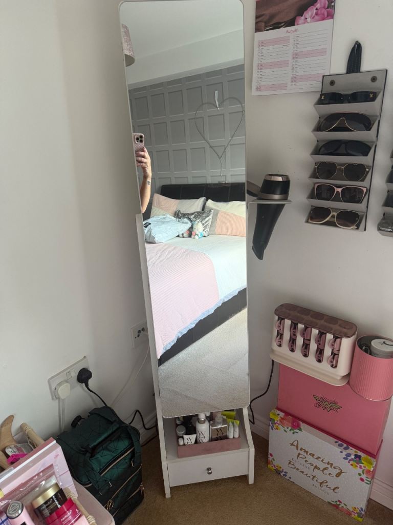 Freestanding LED Mirror Jewelry Armoire & Makeup Vanity Cabinet (White)