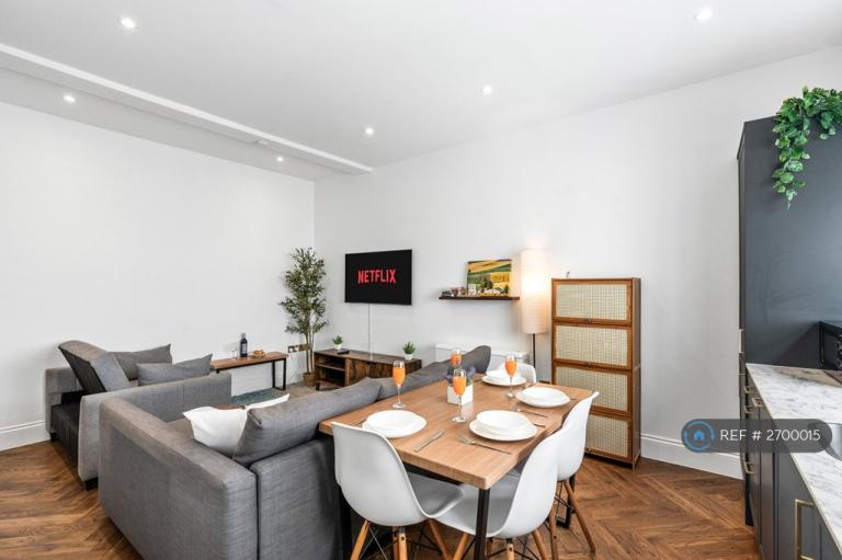 1 bedroom flat in Clarence Yard, Brighton, BN1 (1 bed) (#2700015)