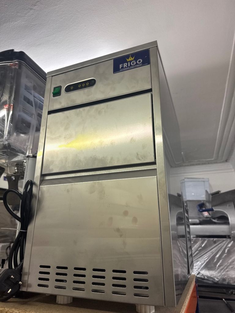 Commercial ice machine Frigo make top quality cafe shop restaurant takeaway 